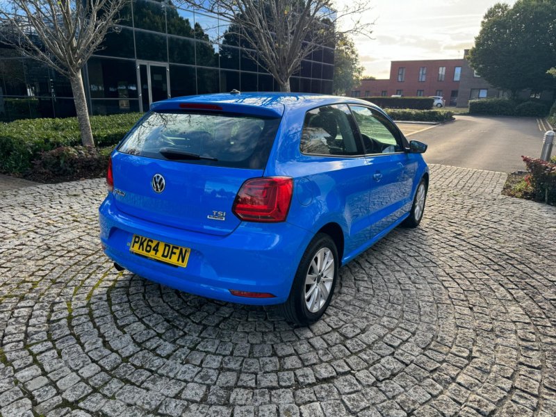 VOLKSWAGEN POLO