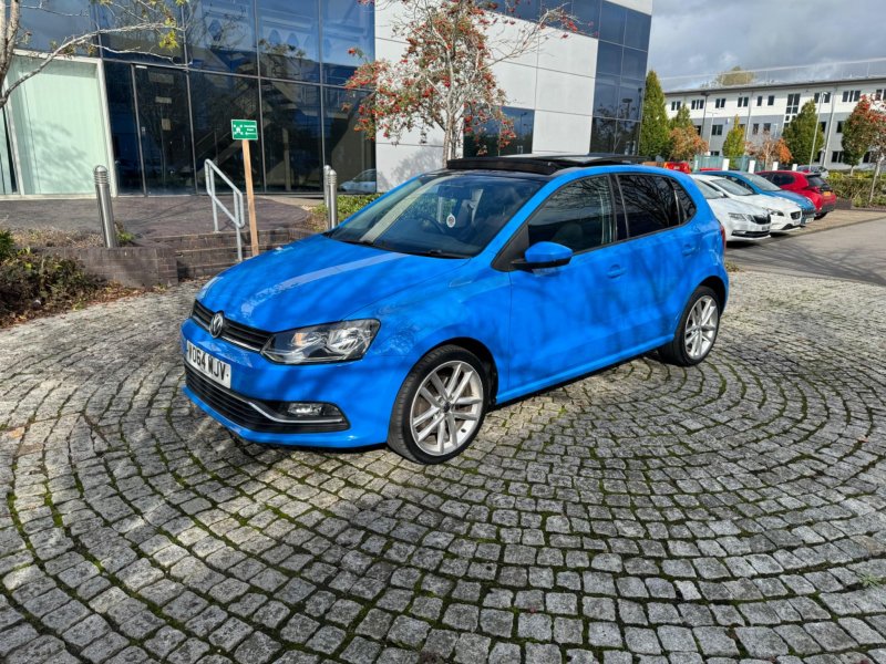 VOLKSWAGEN POLO