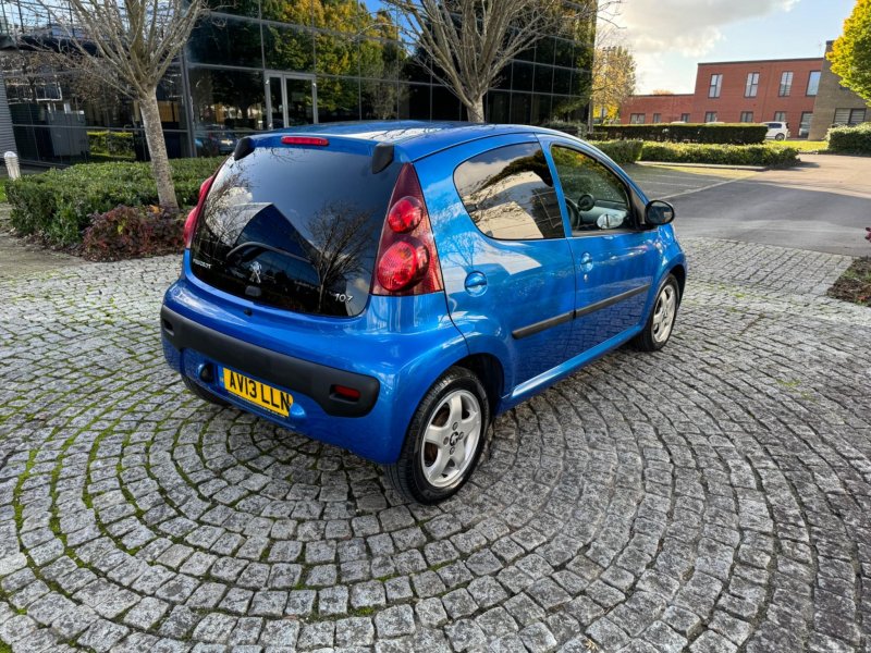 PEUGEOT 107