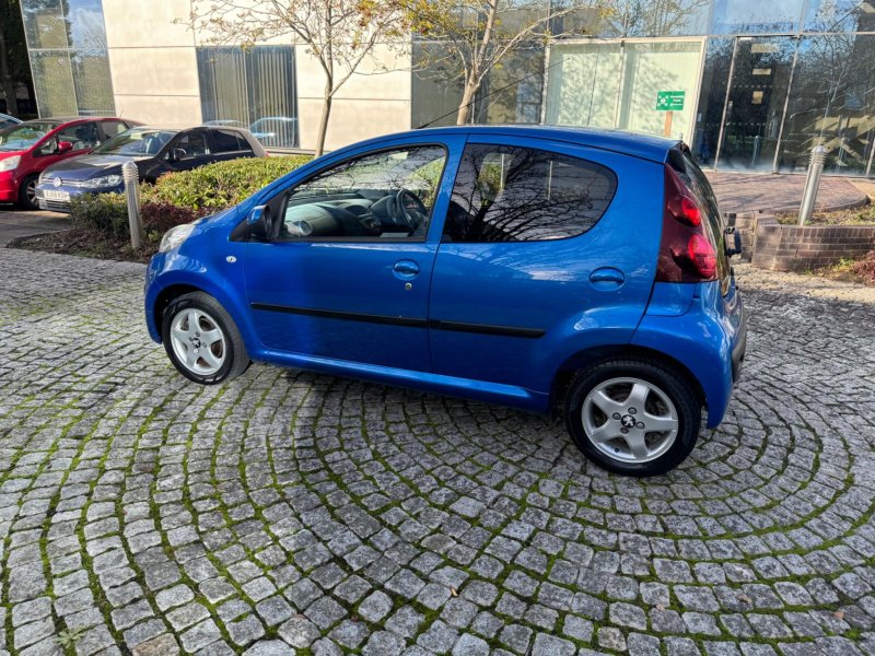 PEUGEOT 107