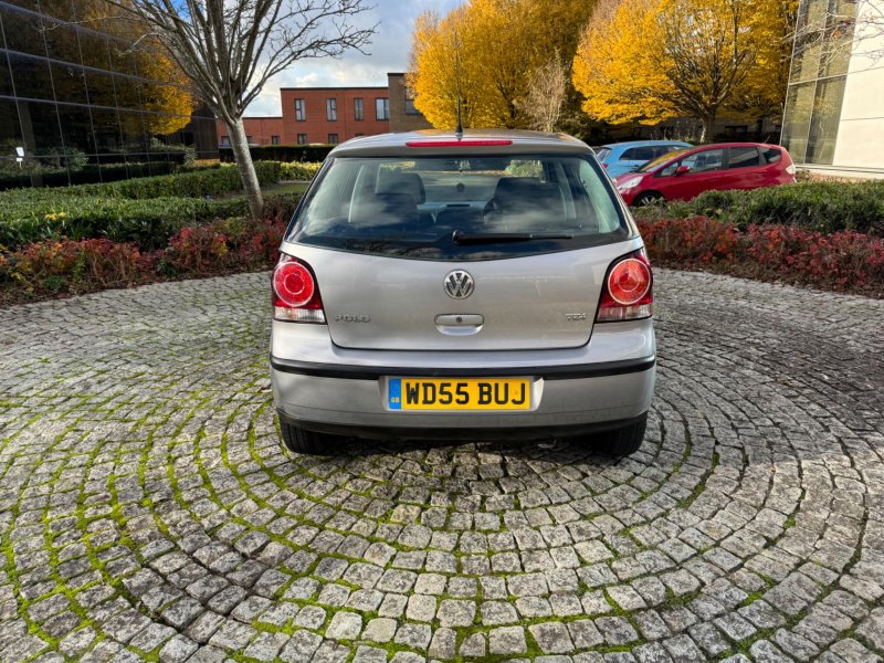 VOLKSWAGEN POLO