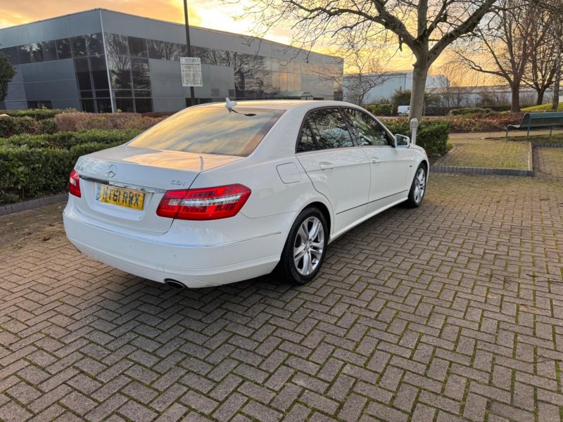 MERCEDES-BENZ E CLASS