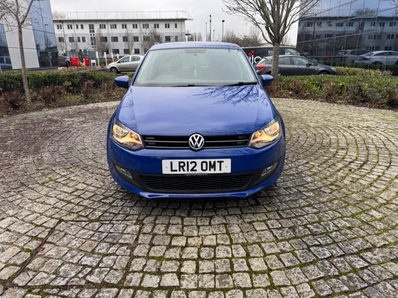 VOLKSWAGEN POLO